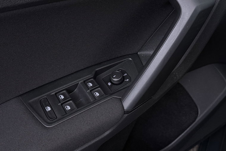 Vehicle Image 32