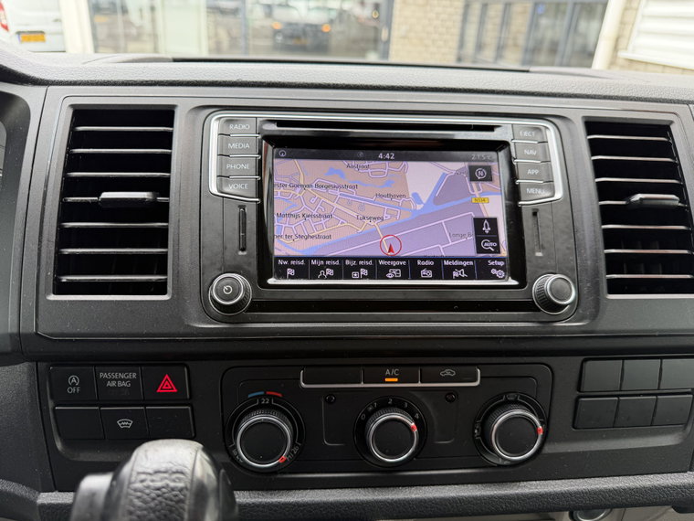 Vehicle Image 24
