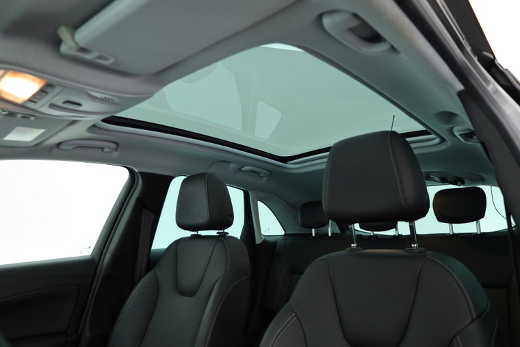 Vehicle Image 32