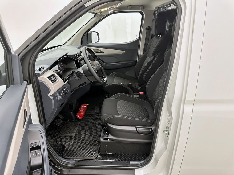 Vehicle Image 17