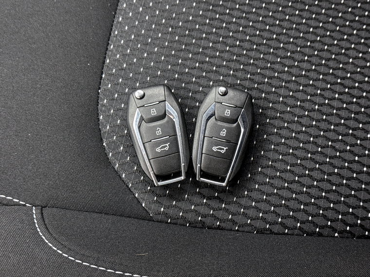 Vehicle Image 11