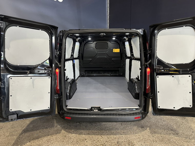 Vehicle Image 13