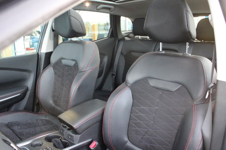 Vehicle Image 8