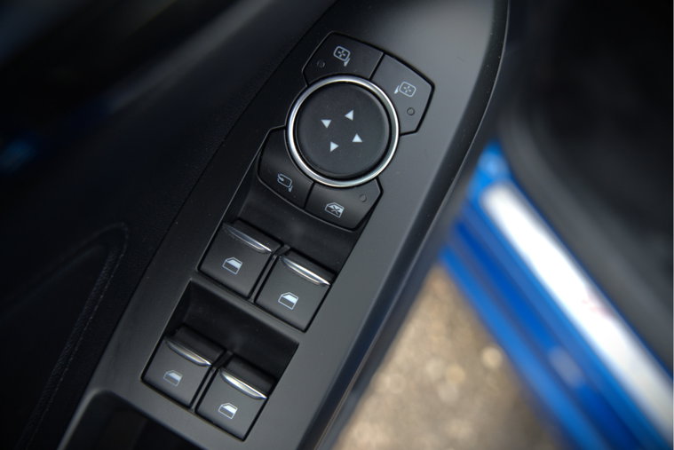 Vehicle Image 32