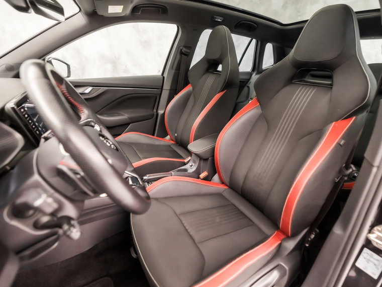 Vehicle Image 14