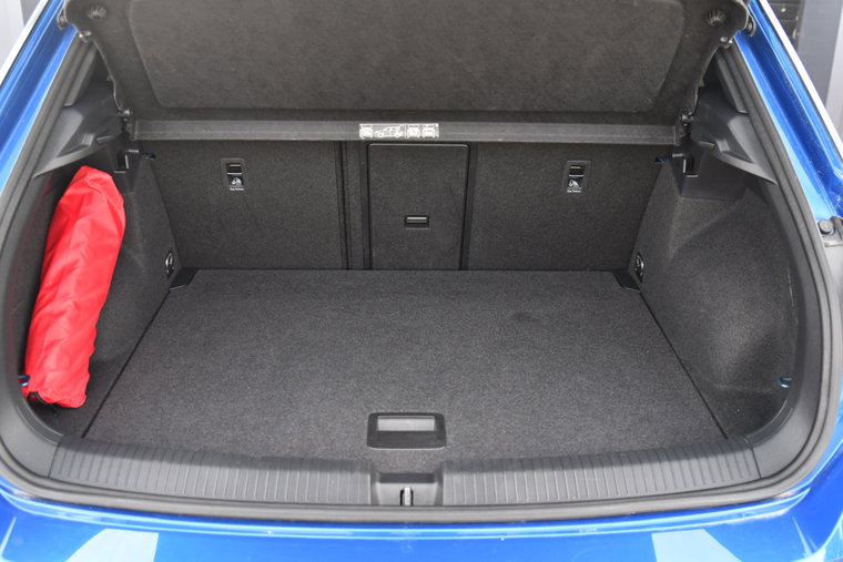 Vehicle Image 32