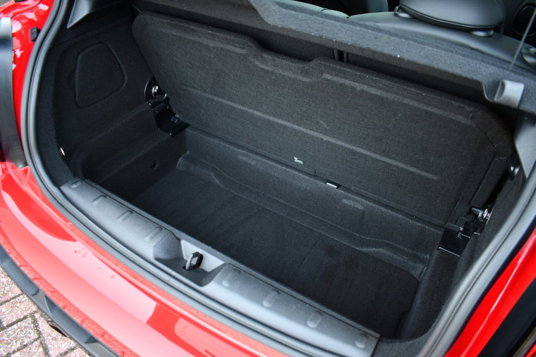 Vehicle Image 24