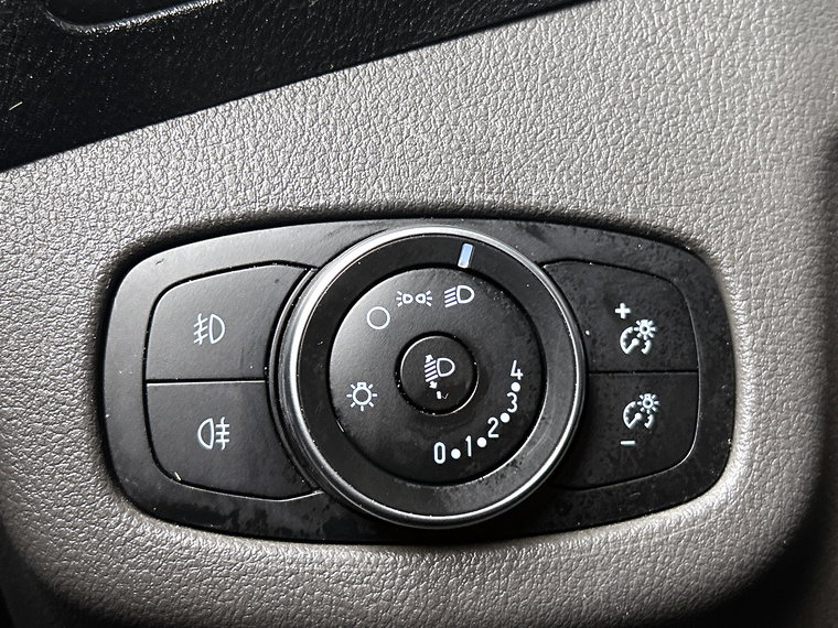 Vehicle Image 26
