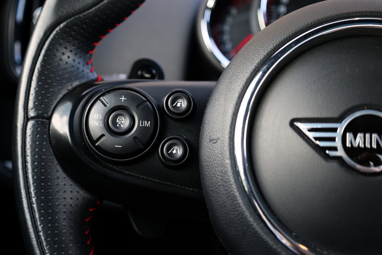 Vehicle Image 32