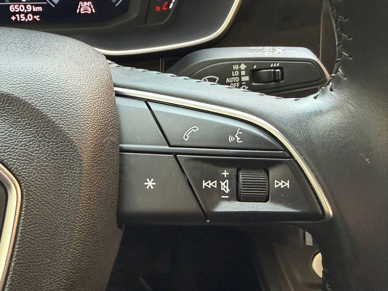 Vehicle Image 28