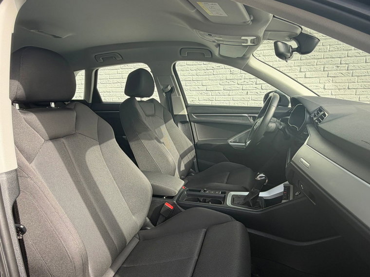 Vehicle Image 37