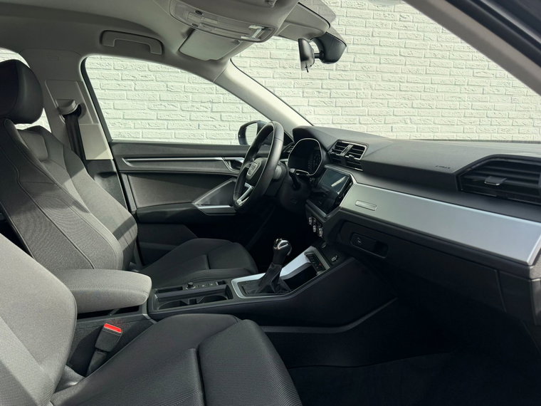 Vehicle Image 38