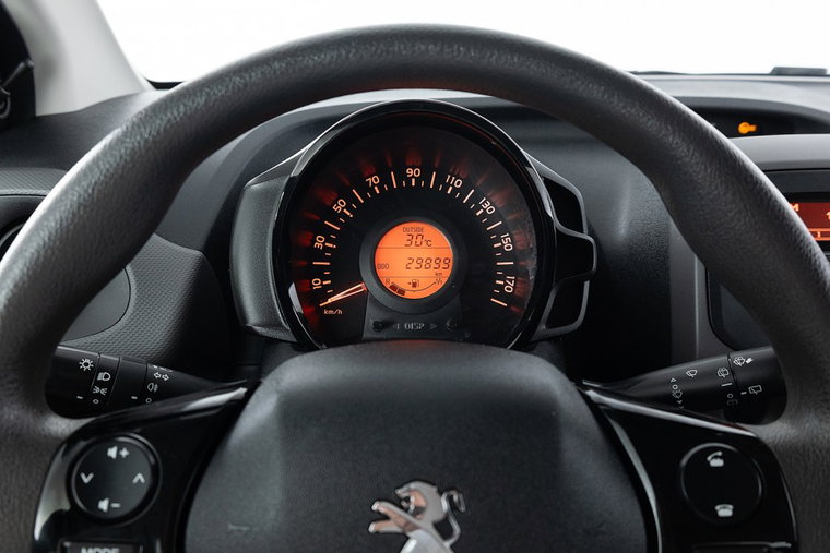 Vehicle Image 13