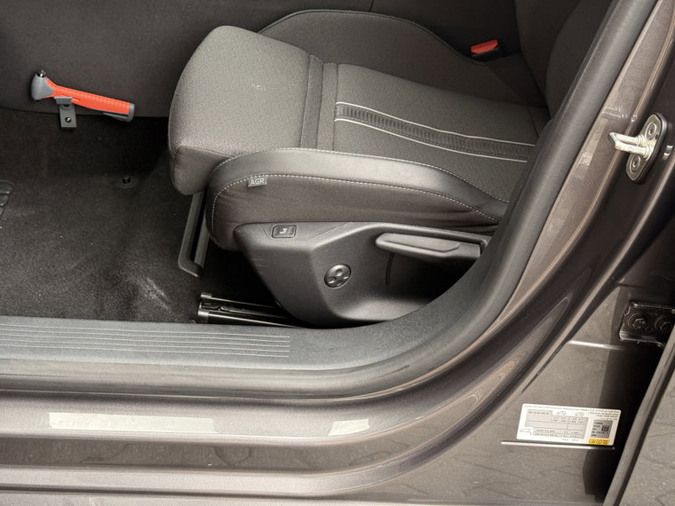 Vehicle Image 40