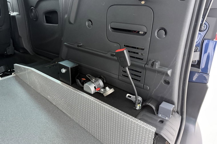 Vehicle Image 13