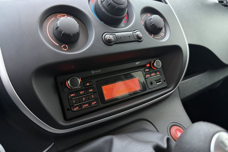 Vehicle Image 23