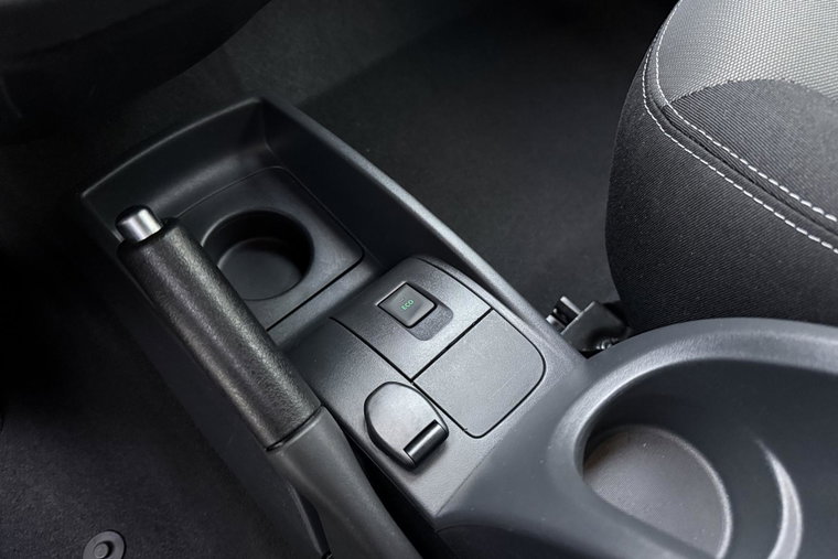 Vehicle Image 25