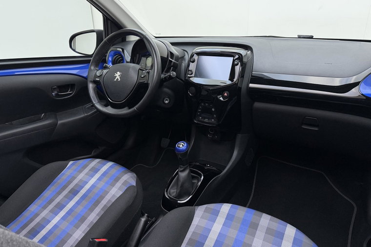 Vehicle Image 13