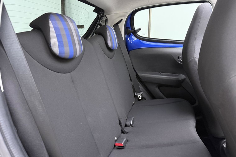 Vehicle Image 15