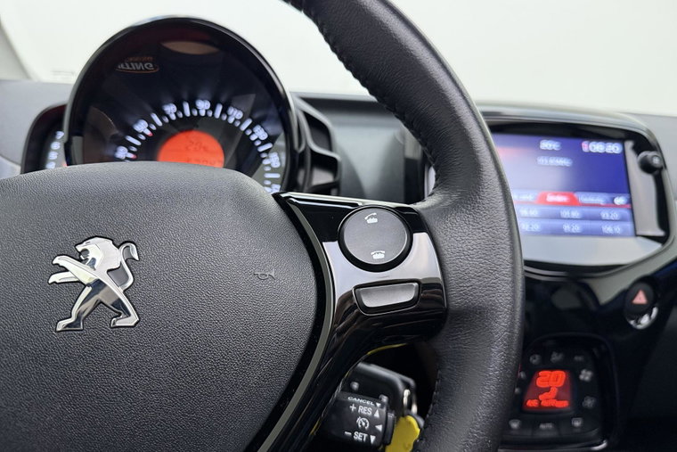 Vehicle Image 21