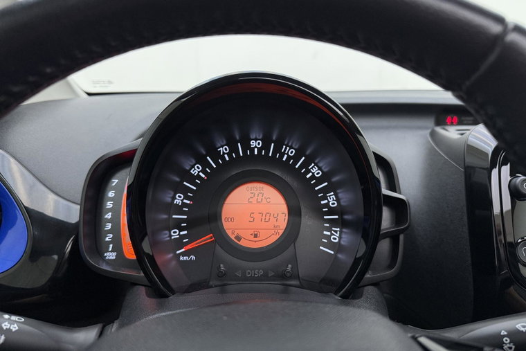 Vehicle Image 30