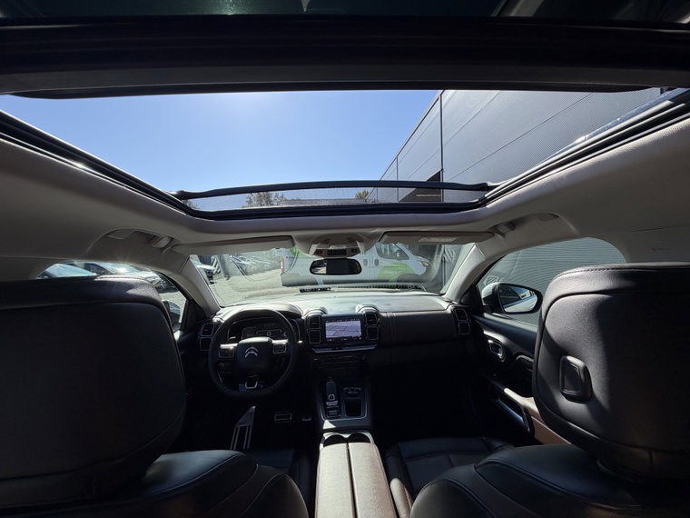 Vehicle Image 19