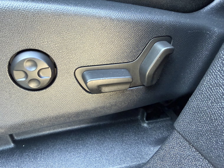 Vehicle Image 38