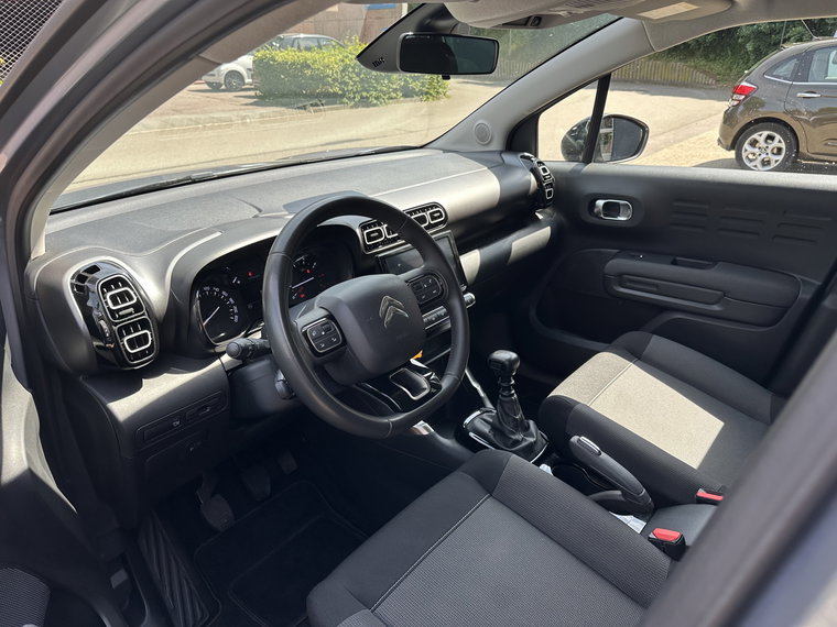 Vehicle Image 21