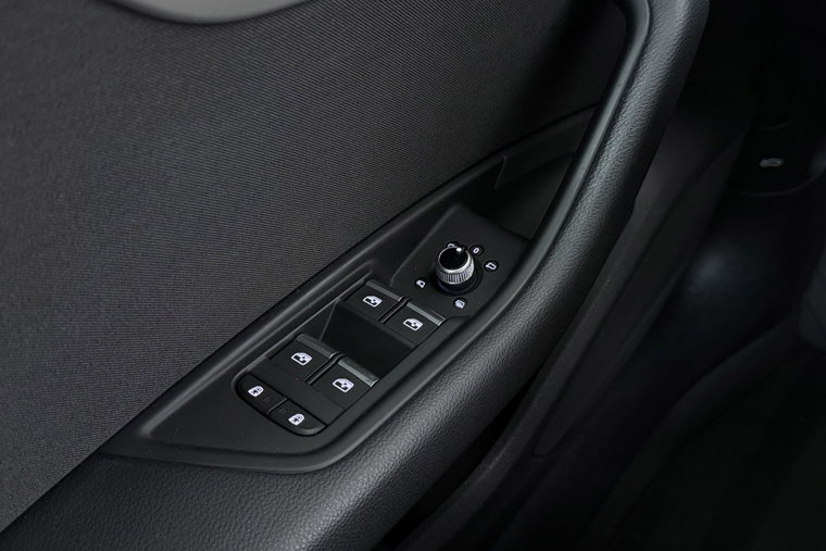 Vehicle Image 35
