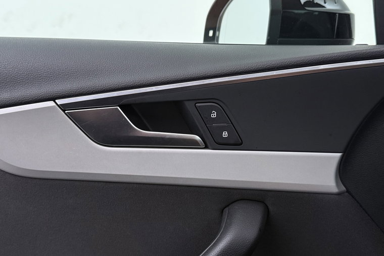 Vehicle Image 36