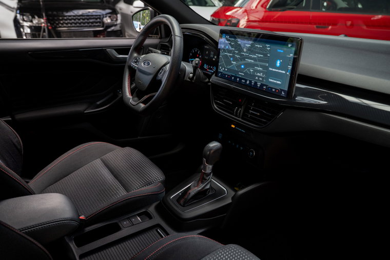 Vehicle Image 12