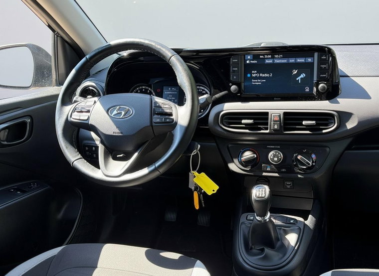 Vehicle Image 13