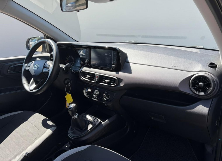 Vehicle Image 18