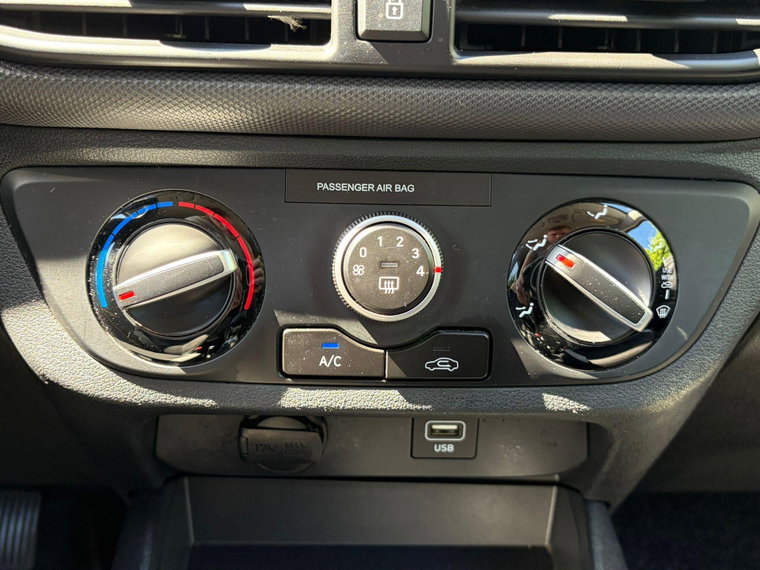 Vehicle Image 26