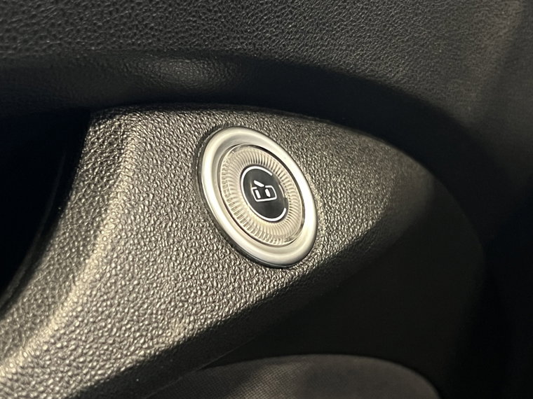 Vehicle Image 28