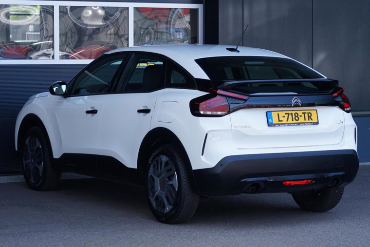 Vehicle Image 28