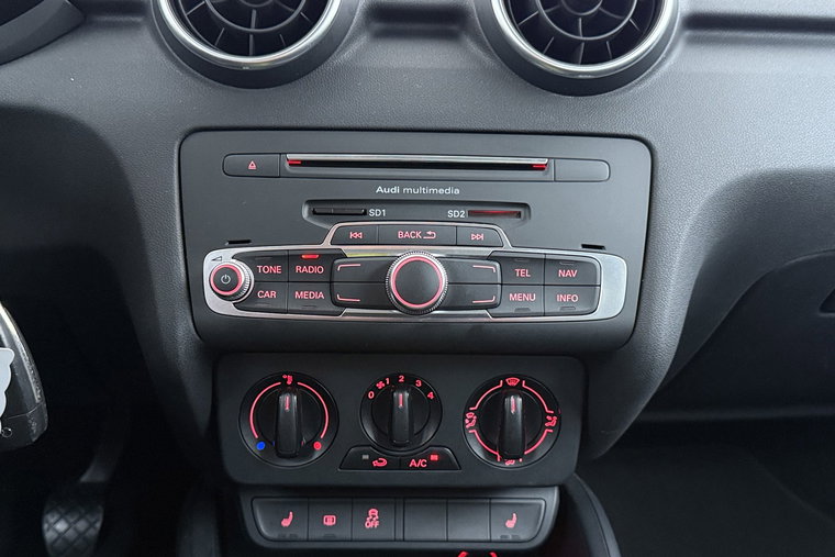 Vehicle Image 23