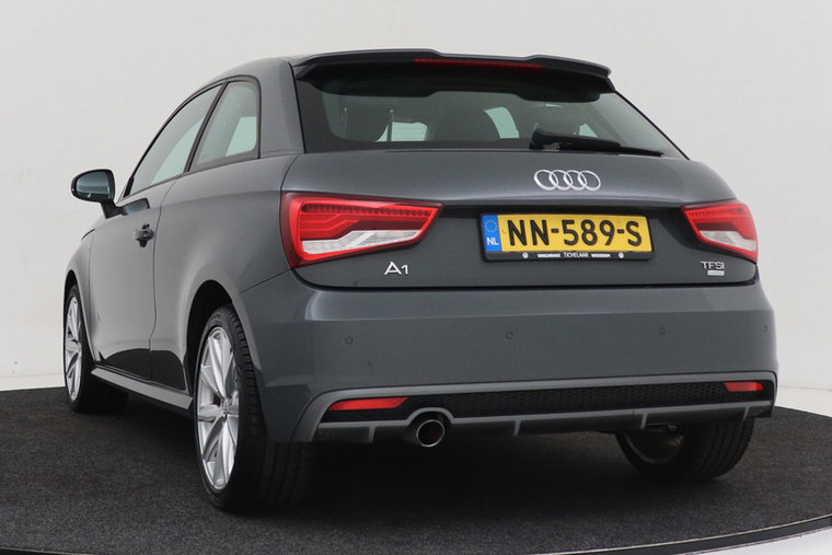 Vehicle Image 9