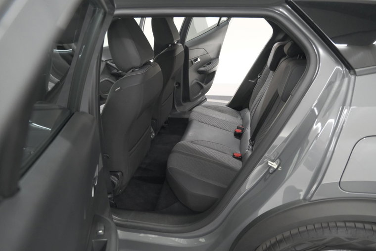 Vehicle Image 32