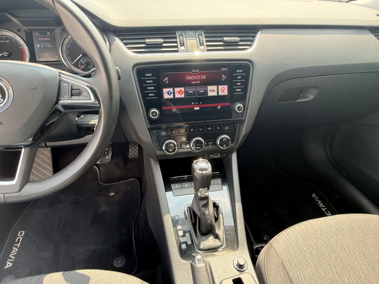 Vehicle Image 23