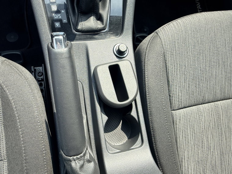 Vehicle Image 24