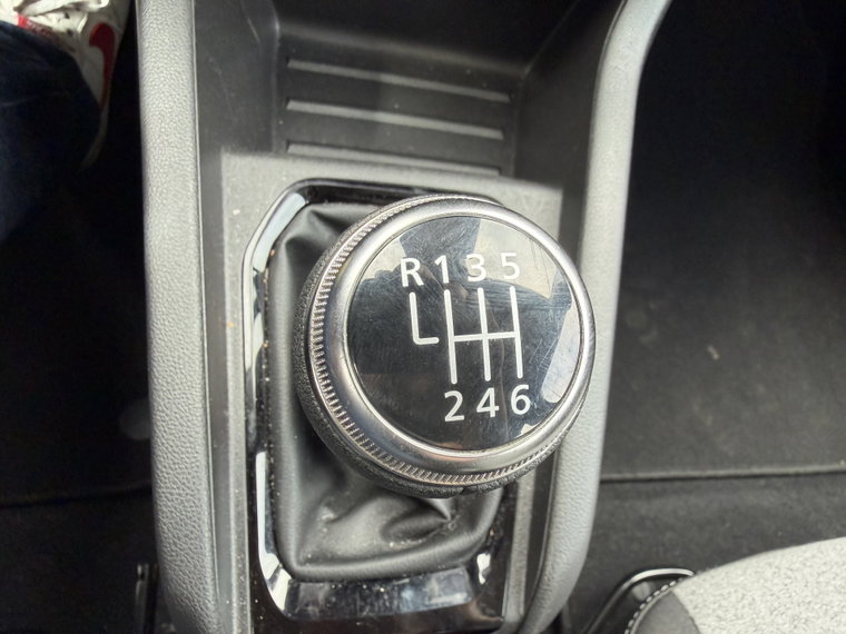 Vehicle Image 33