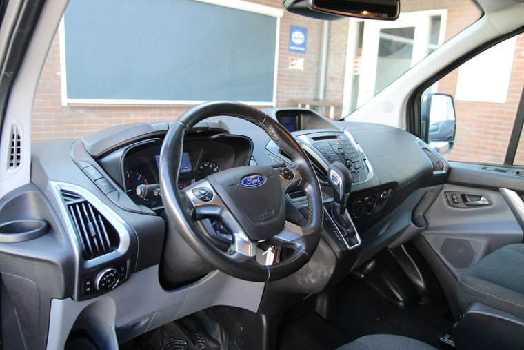 Vehicle Image 16