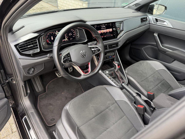 Vehicle Image 26