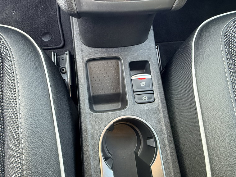 Vehicle Image 29