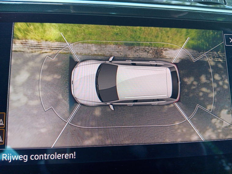 Vehicle Image 38