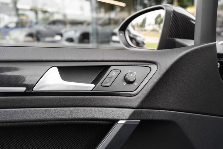 Vehicle Image 60