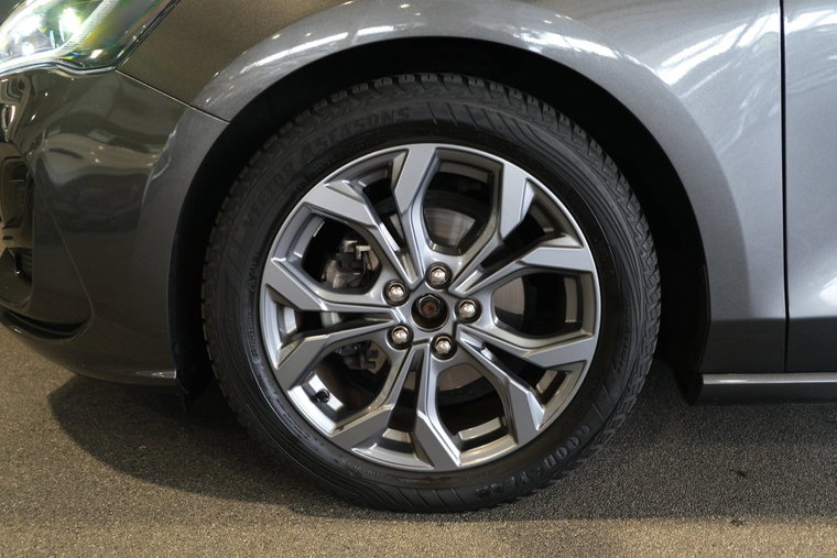 Vehicle Image 16
