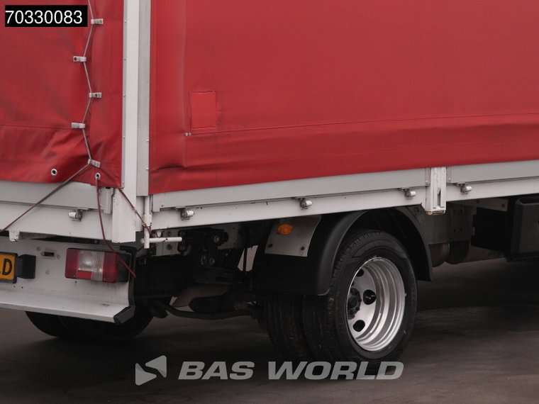 Vehicle Image 33