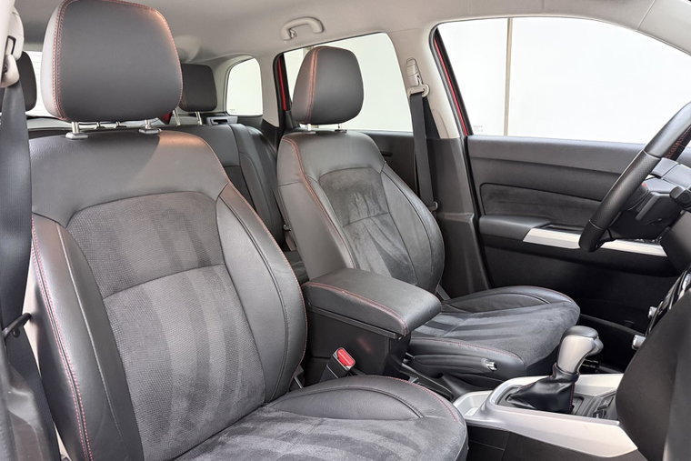 Vehicle Image 14
